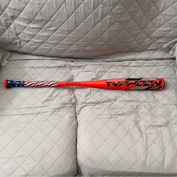 Easton Games Easton Typhoon Ysb9ty12 12 Usa Baseball Bat 3x18 2 14 In Orange Poshmark